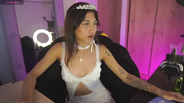 Littlegoddessx from StripChat is Freechat
