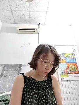 Liveryta from StripChat is Freechat