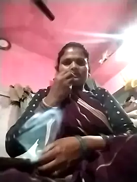 lodhipriti from StripChat is Freechat