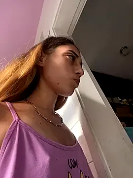 Loirinhaaa from StripChat