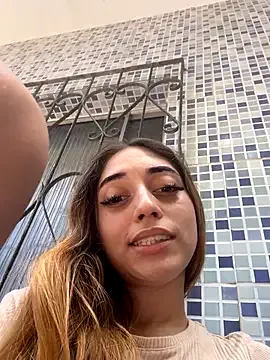 Loirinhaaa from StripChat