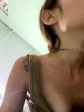 Loirinhaaa from StripChat