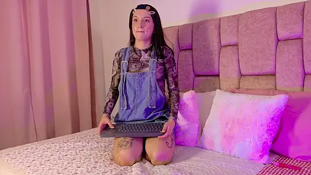 Girls: try live performances with matured performers, from dancing to quirks, in a variety of beautiful sex cams.