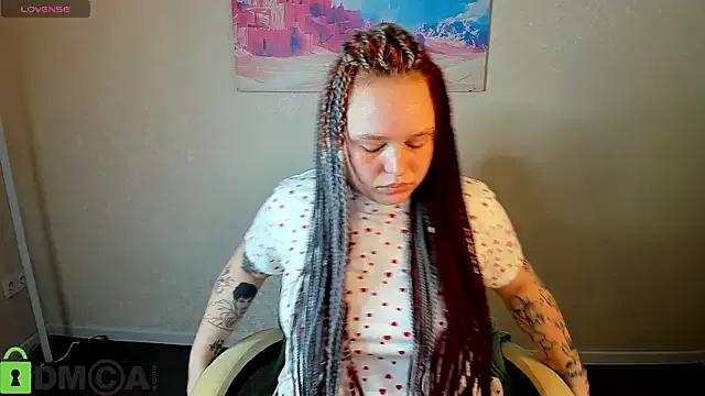 Looly_Rise from StripChat