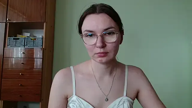LooveELLYx from StripChat is Freechat