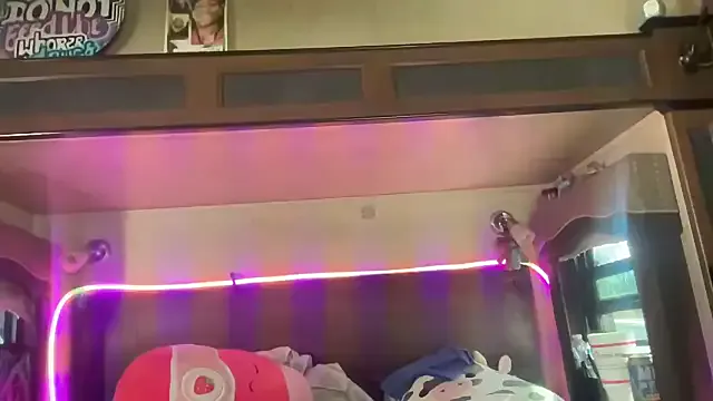 lostinherwonderland from StripChat is Freechat