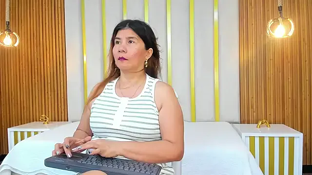 Love_mommy from StripChat