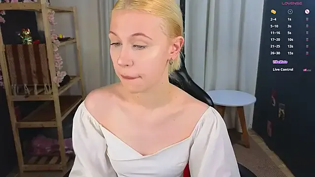 lovedrope from StripChat is Freechat