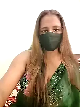 LoveLy-Soneya from StripChat is Freechat