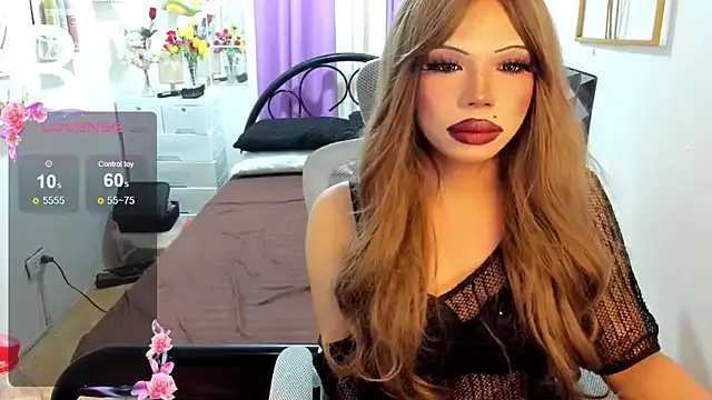 Lovely_naughtyLeii from StripChat is Freechat