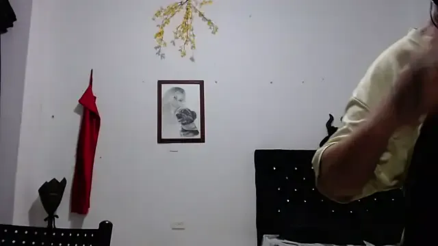 lovemee_30 from StripChat is Freechat