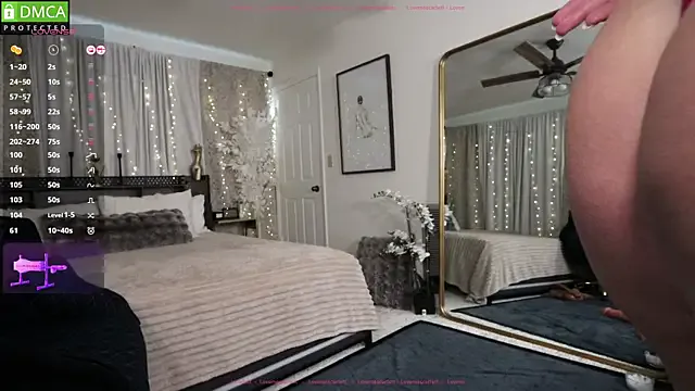 LoveMoScarlett from StripChat is Freechat