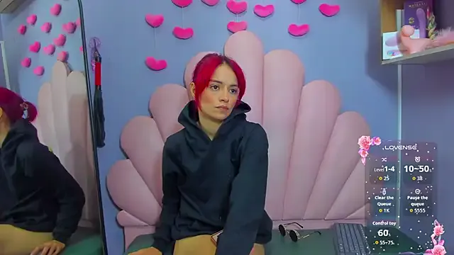 luci_miller from StripChat is Freechat