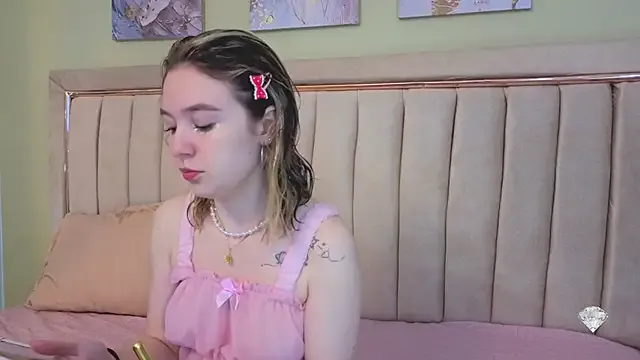 Lucia_Copper from StripChat is Freechat