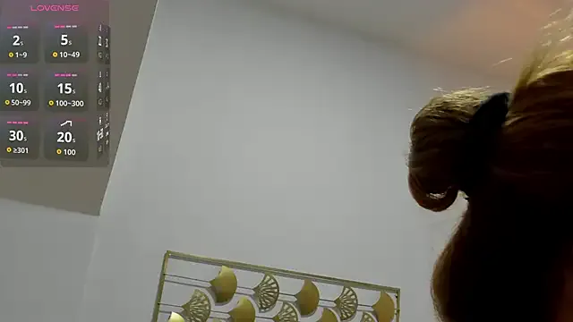 lucia_lorenz from StripChat is Freechat