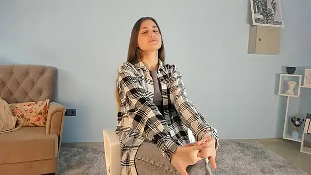 LucilaCashen from StripChat is Freechat