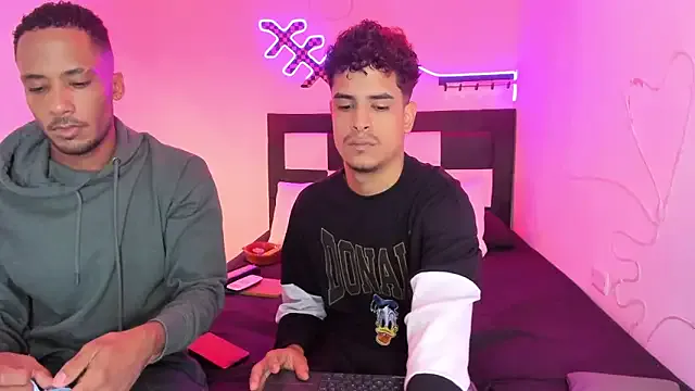 Girls: try live performances with matured performers, from dancing to quirks, in a variety of beautiful sex cams.