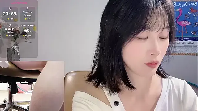 LuckySHI-520 from StripChat is Freechat