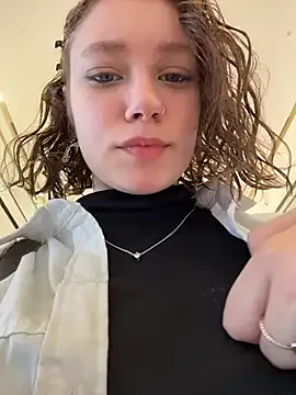 Lucy-joy from StripChat
