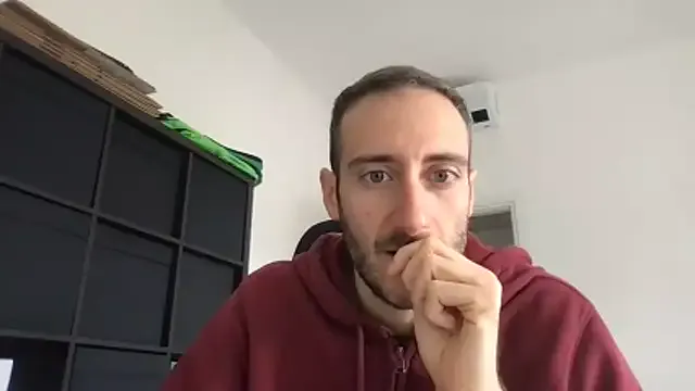 LukaShyGuy from StripChat is Freechat