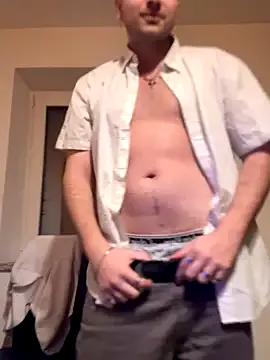 lukassmiile from StripChat is Freechat