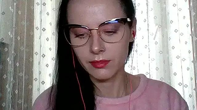 LuminousLady from StripChat is Freechat