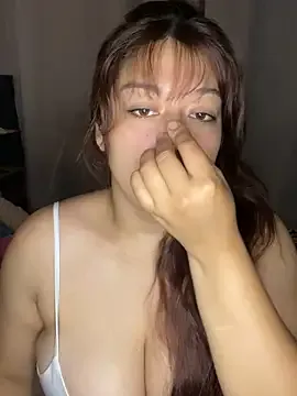 luna-mer from StripChat is Freechat