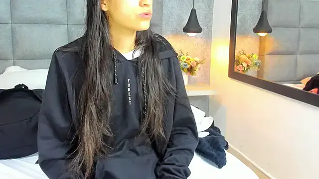 Luna_Bella3 from StripChat is Freechat