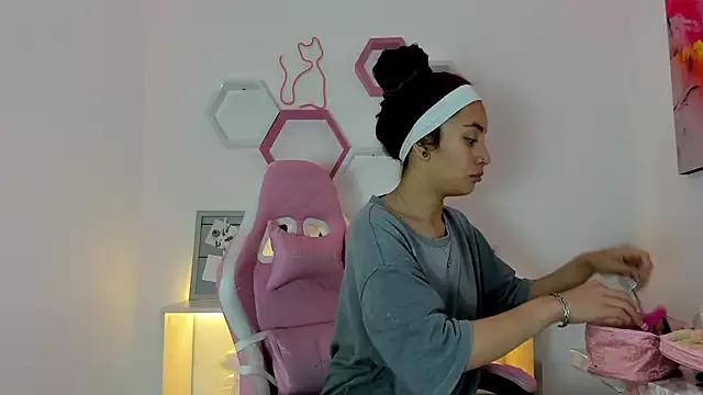 Girls: try live performances with matured performers, from dancing to quirks, in a variety of beautiful sex cams.