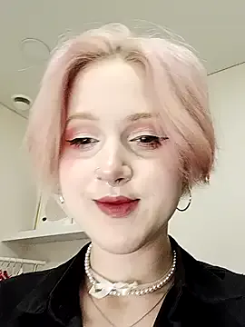 luna_son from StripChat is Freechat