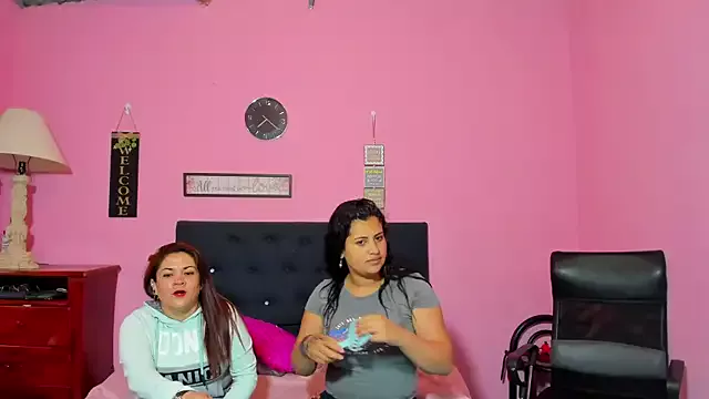 Girls: try live performances with matured performers, from dancing to quirks, in a variety of beautiful sex cams.