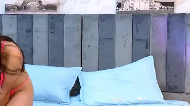 Lunabellee_ from StripChat is Freechat