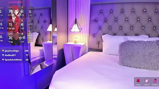 LunaBloomn from StripChat is Freechat