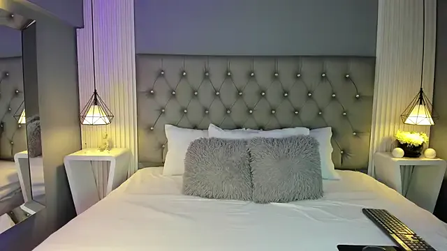 LunaBloomn from StripChat is Freechat