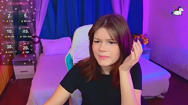 Lunamytrend from StripChat