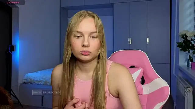 Lunar_Flare from StripChat is Freechat