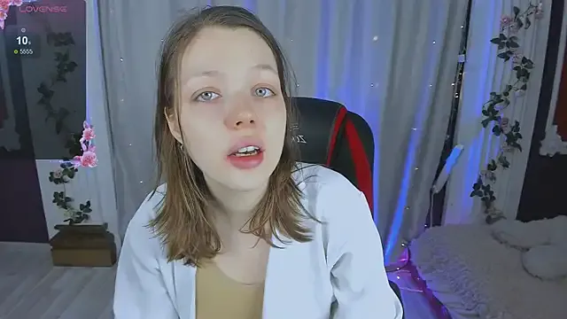 Lunar_Lily from StripChat is Freechat