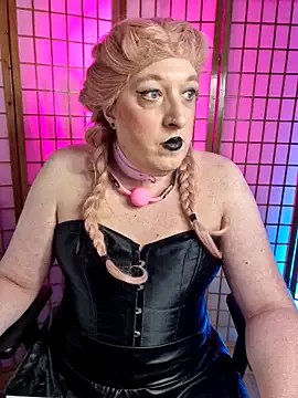 LunaTVOfficial from StripChat is Freechat