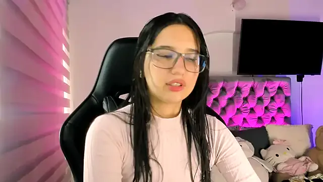 Luniverse from StripChat is Freechat