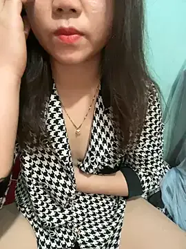 Lusi-sexy from StripChat is Freechat