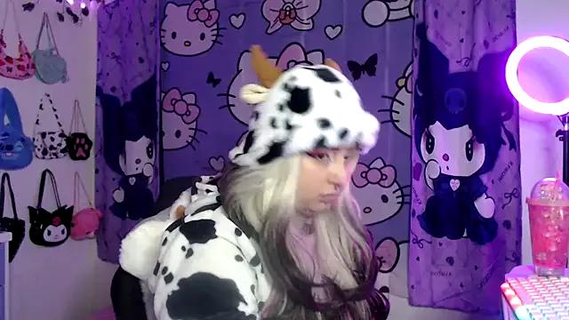 lussyevans24 from StripChat is Freechat