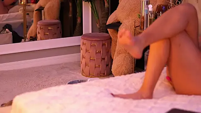 LuxenNoir from StripChat is Freechat