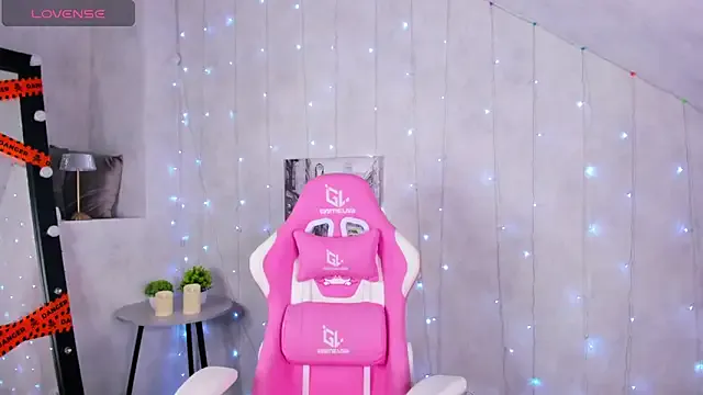 Lynn_Martin from StripChat is Freechat