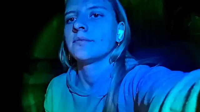 LynteriLain from StripChat is Freechat