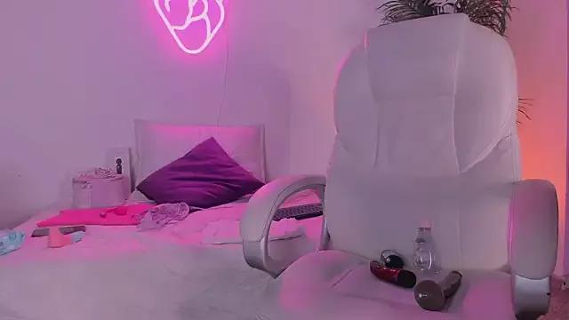 Girls: try live performances with matured performers, from dancing to quirks, in a variety of beautiful sex cams.