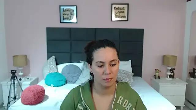 Girls: try live performances with matured performers, from dancing to quirks, in a variety of beautiful sex cams.