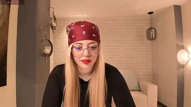 MadisonKane from StripChat