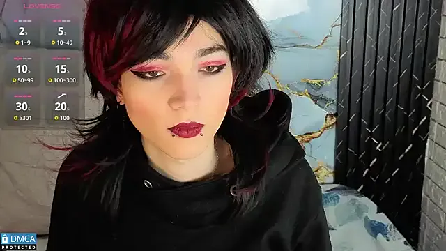 MaeveKuro from StripChat is Freechat