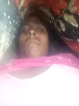 Mahi9696 from StripChat is Freechat