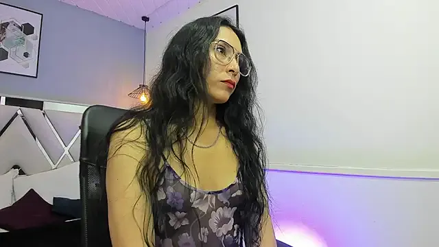 Maite_black from StripChat is Freechat
